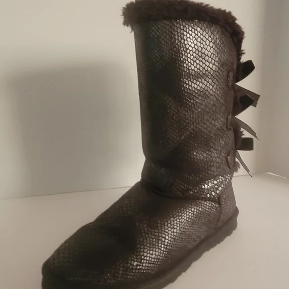 UGG Australia Snake Skin Pattern Bows Boots - Picture 10 of 14